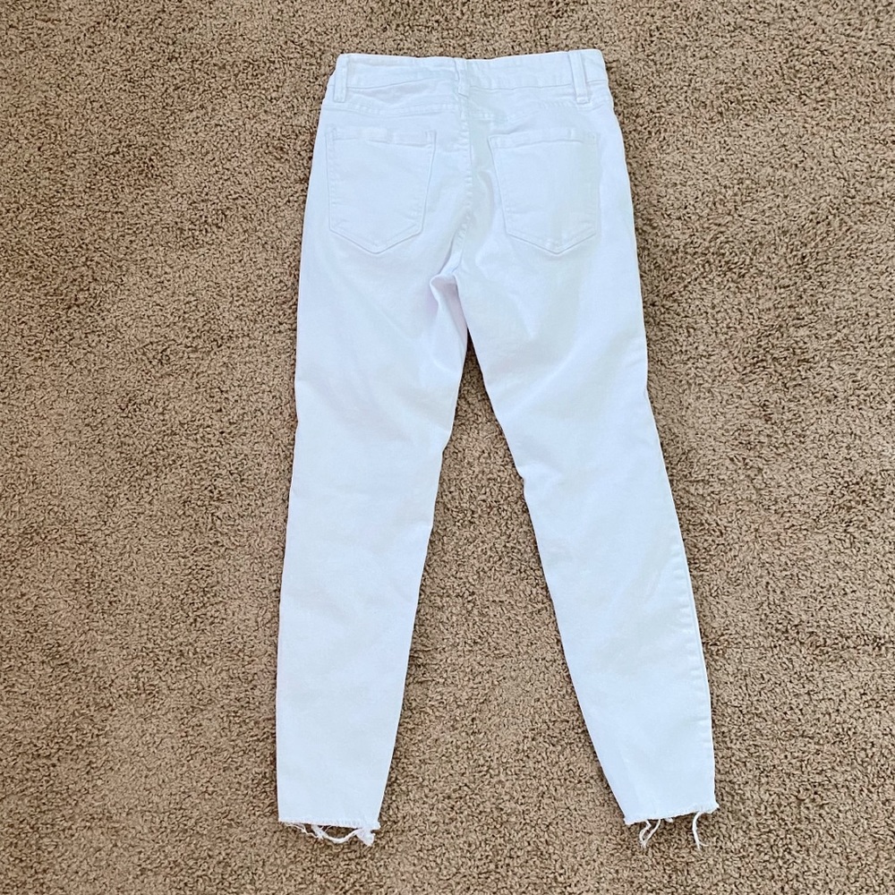Cotton On Ripped Jeans - Picture 2 of 3